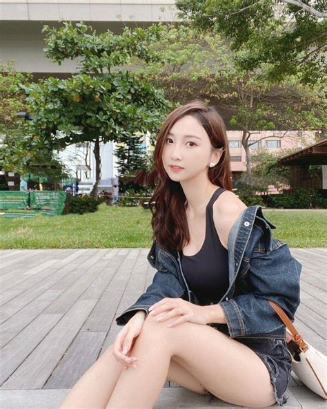 Leanne Lee 李賢 .